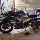 SE VENDE KAWASAKI NINJA 400 A&Ntilde;O 2022 SIN CAIDAS AL DIA